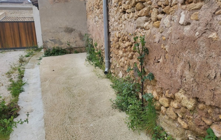 Parking MONTAGNAC 70 € Parking MONTAGNAC 70 €